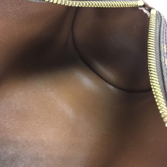 Louis Vuitton Vintage Monogram Papillon 26 - Picture 8 of 17